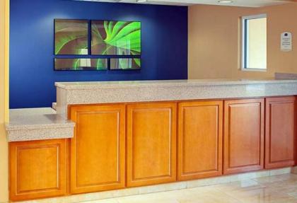 Country Inn & Suites by Radisson Fayetteville I-95 NC - image 7