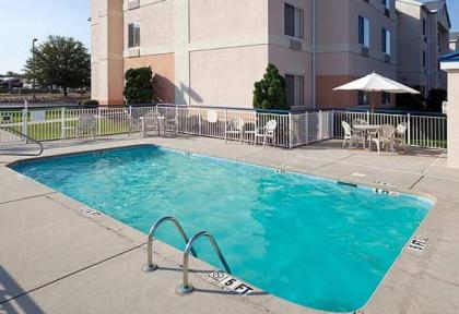Country Inn & Suites by Radisson Fayetteville I-95 NC - image 12