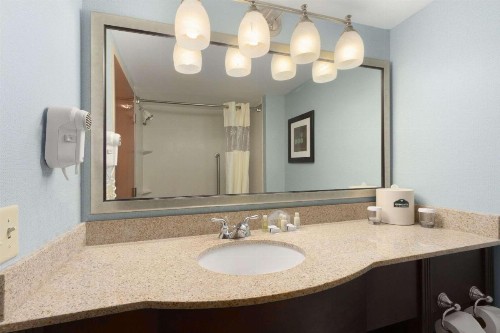 Wingate by Wyndham Fayetteville/Fort Bragg - image 9