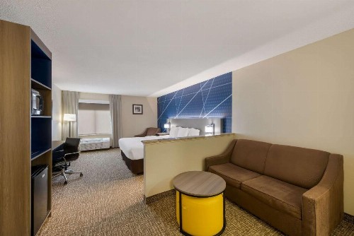 Comfort Inn Fayetteville I-95 - image 26