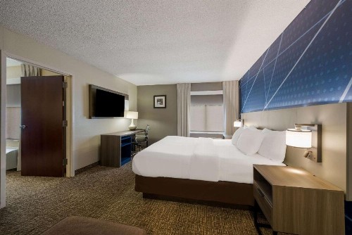 Comfort Inn Fayetteville I-95 - image 33