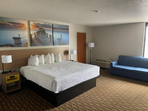 Days Inn by Wyndham Fayetteville-South/I-95 Exit 49 - image 11