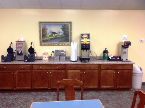 Days Inn by Wyndham Fayetteville-South/I-95 Exit 49 - image 17