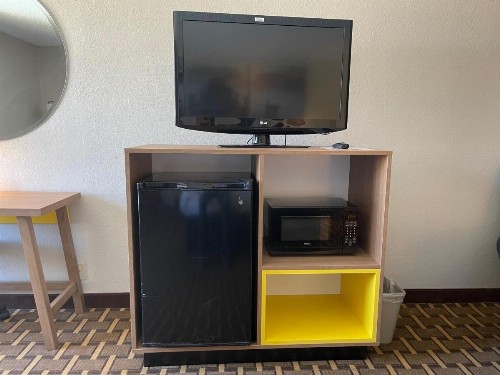 Days Inn by Wyndham Fayetteville-South/I-95 Exit 49 - image 18