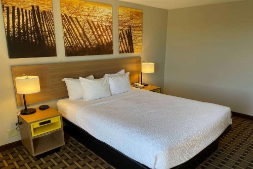 Days Inn by Wyndham Fayetteville-South/I-95 Exit 49 - image 21