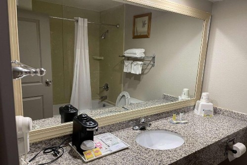 Days Inn by Wyndham Fayetteville-South/I-95 Exit 49 - image 27