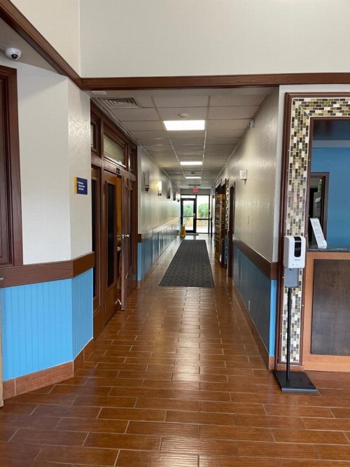 Days Inn by Wyndham Fayetteville-South/I-95 Exit 49 - image 8