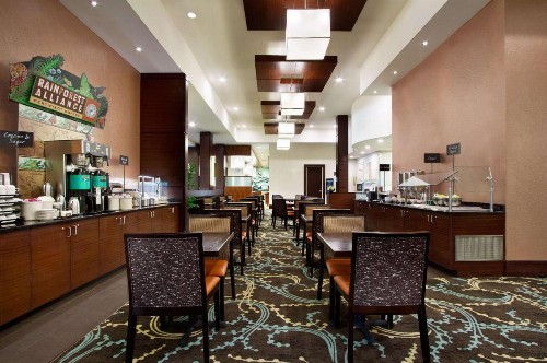Embassy Suites Fayetteville Fort Bragg - image 12