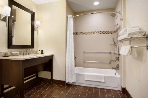 Embassy Suites Fayetteville Fort Bragg - image 27