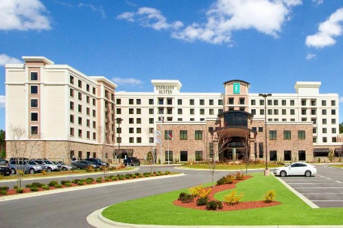 Embassy Suites Fayetteville Fort Bragg - image 4