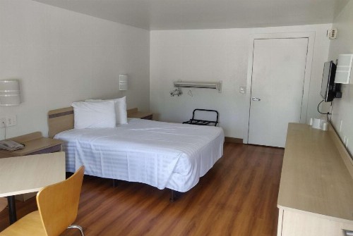 Travelodge by Wyndham Fayetteville