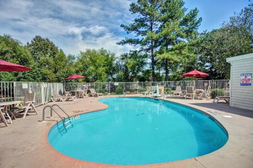 Travelodge by Wyndham Fayetteville - image 12