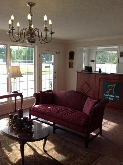 Ambassador Inn - image 12