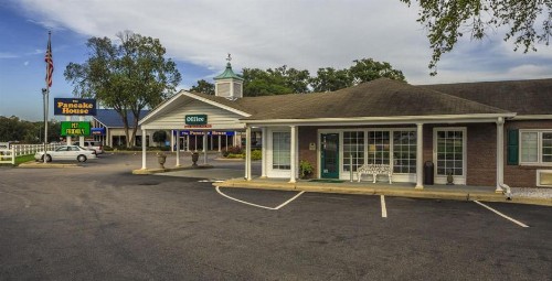 Ambassador Inn - image 3
