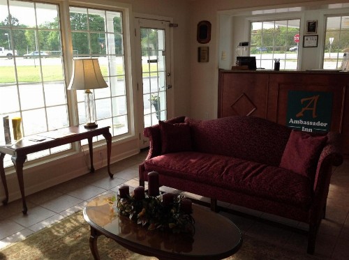 Ambassador Inn - image 4