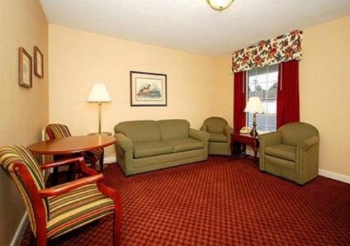 Ambassador Inn - image 6