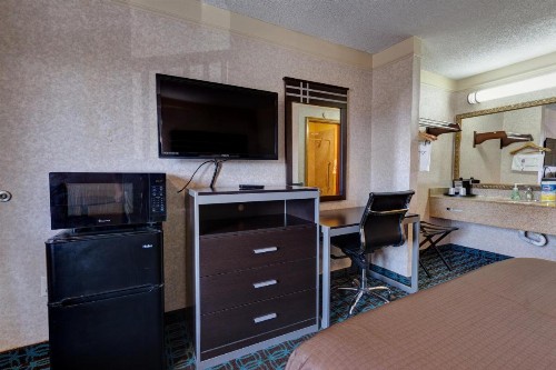 Deluxe Inn - Fayetteville - image 12