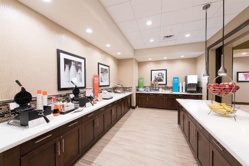 Hampton Inn and Suites Fayetteville NC - image 12