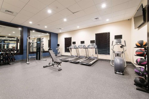Hampton Inn and Suites Fayetteville NC - image 16