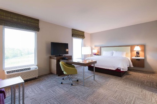 Hampton Inn and Suites Fayetteville NC - image 19