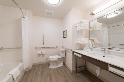 Hampton Inn and Suites Fayetteville NC - image 37