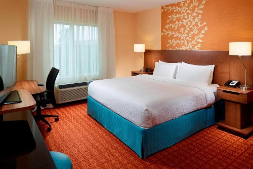 Fairfield Inn & Suites by Marriott Fayetteville North - image 12