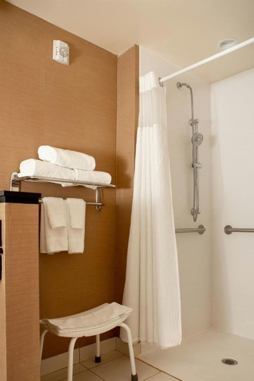 Fairfield Inn & Suites by Marriott Fayetteville North - image 22