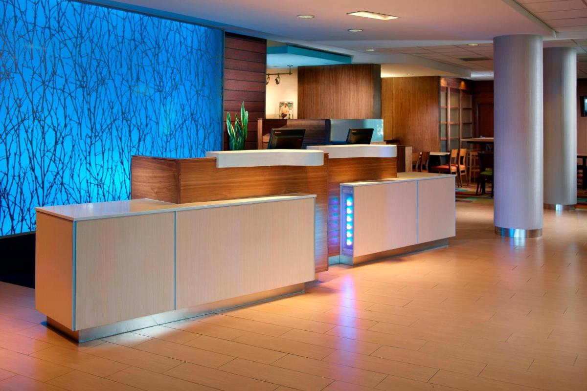 Fairfield Inn & Suites by Marriott Fayetteville North - image 3