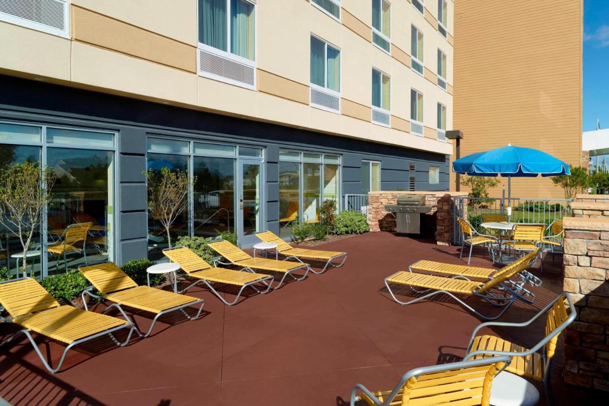 Fairfield Inn & Suites by Marriott Fayetteville North - image 4