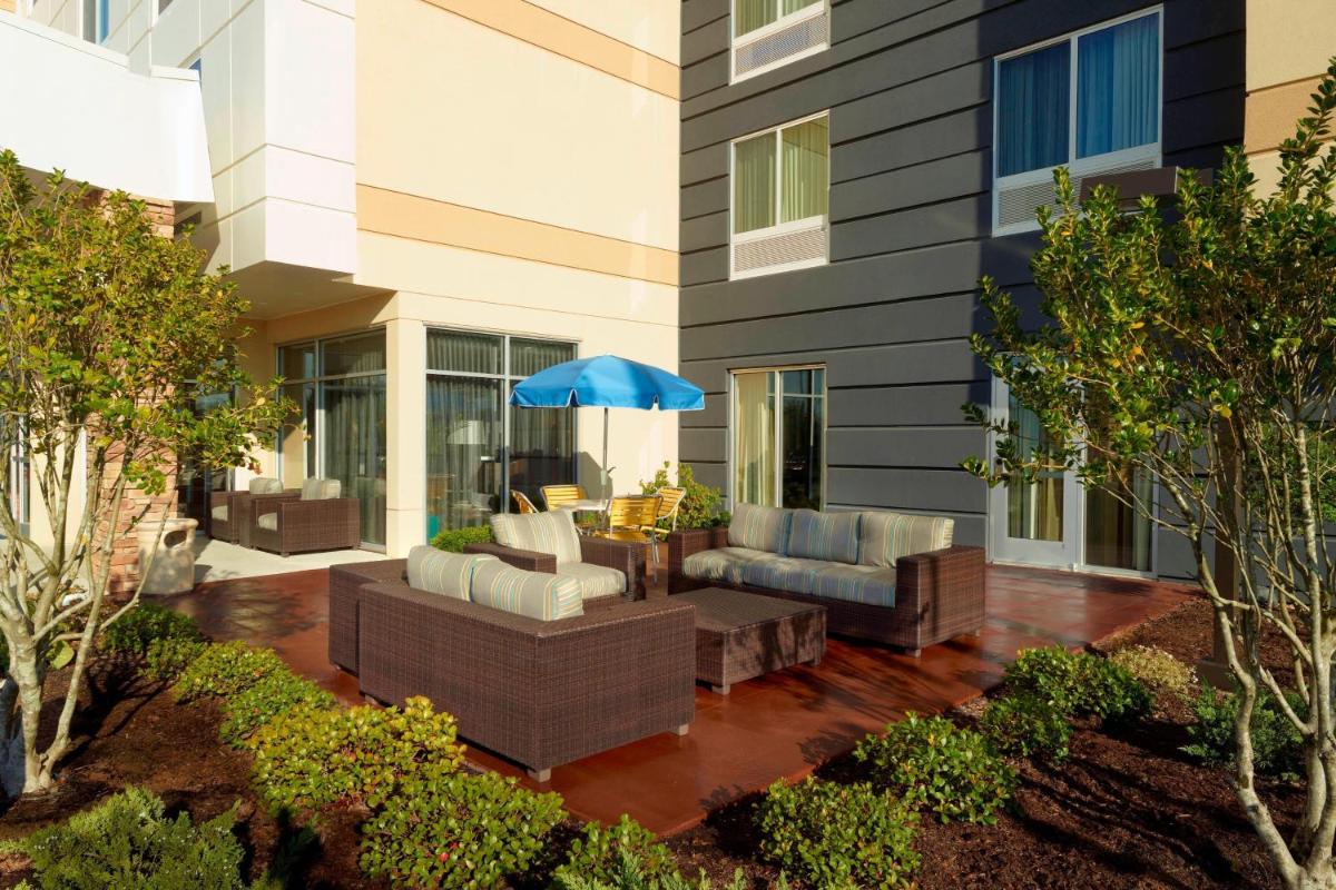 Fairfield Inn & Suites by Marriott Fayetteville North - image 5