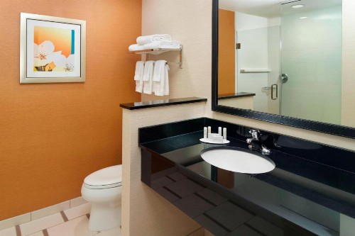 Fairfield Inn & Suites by Marriott Fayetteville North - image 7