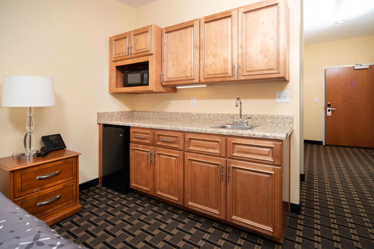 Mt. Rose Hotel - image 3