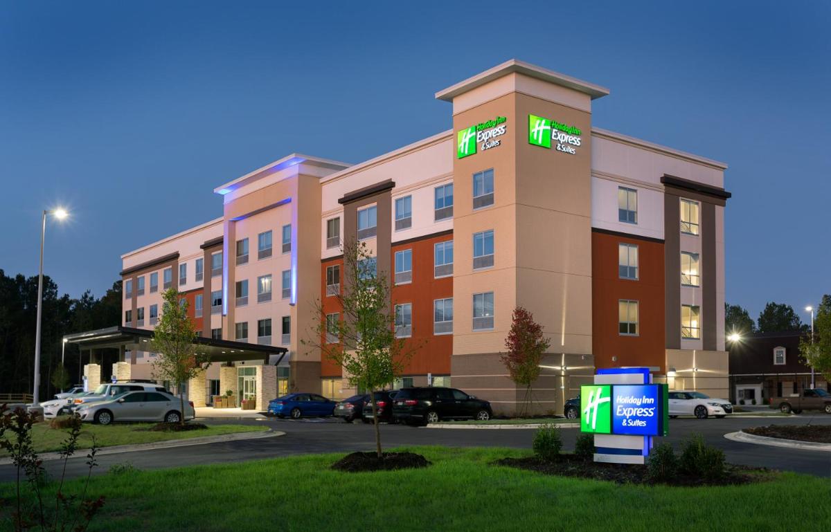 Holiday Inn Express & Suites - Fayetteville South an IHG Hotel - main image