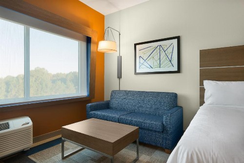 Holiday Inn Express & Suites - Fayetteville South an IHG Hotel - image 26