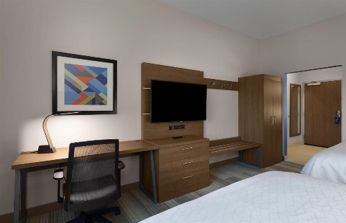 Holiday Inn Express & Suites - Fayetteville South an IHG Hotel - image 42