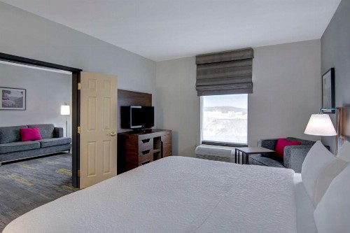 Hampton Inn Fayetteville - image 15