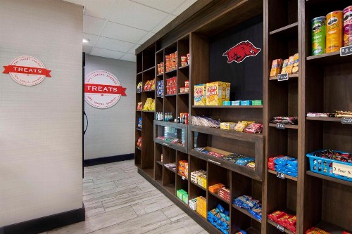 Hampton Inn Fayetteville - image 2