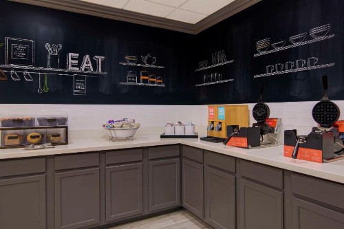 Hampton Inn Fayetteville - image 25