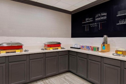 Hampton Inn Fayetteville - image 26