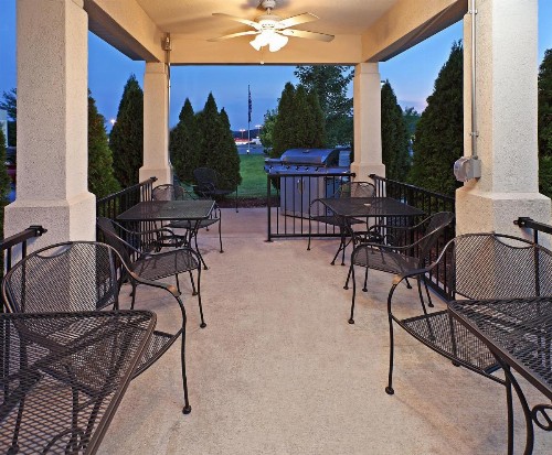 Candlewood Suites Fayetteville - image 13