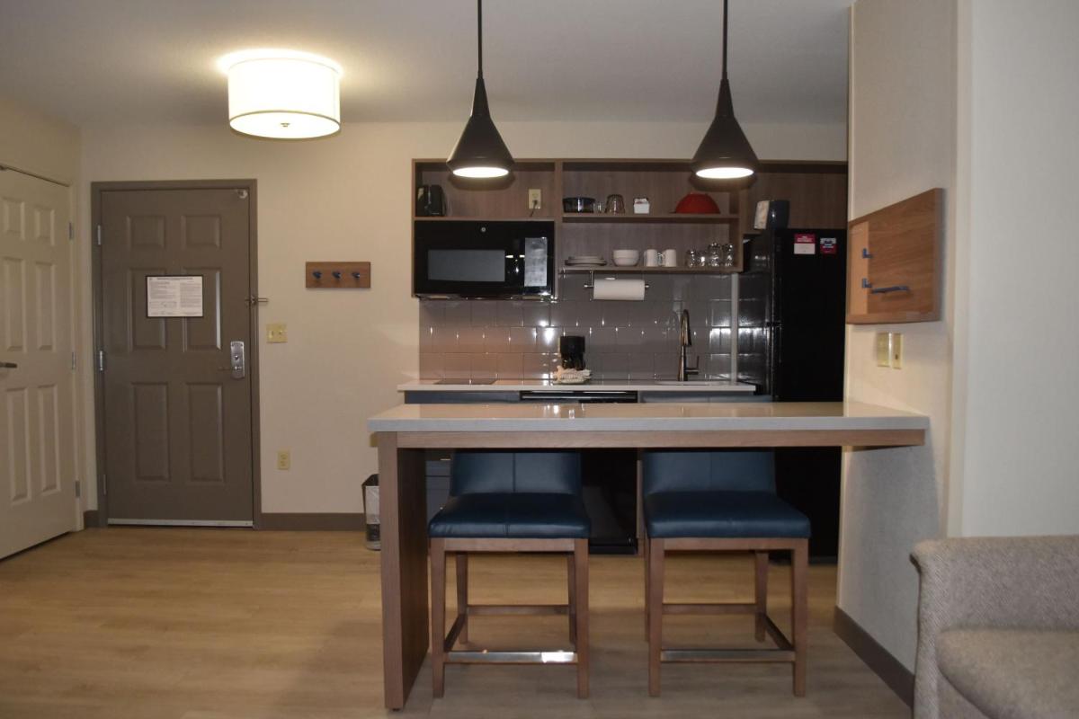 Candlewood Suites Fayetteville - image 2