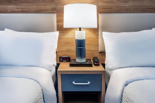 Candlewood Suites Fayetteville - image 30