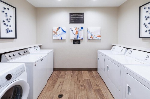 Candlewood Suites Fayetteville - image 33