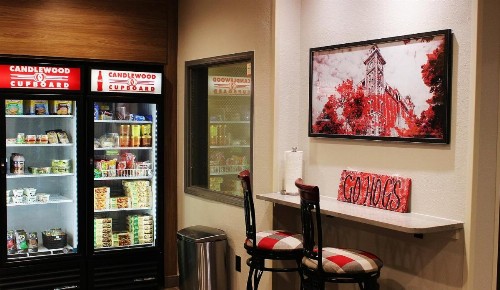 Candlewood Suites Fayetteville - image 37