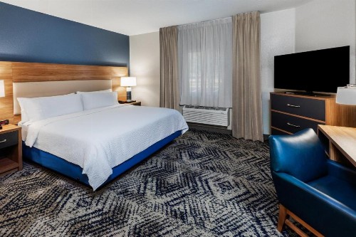 Candlewood Suites Fayetteville - image 4