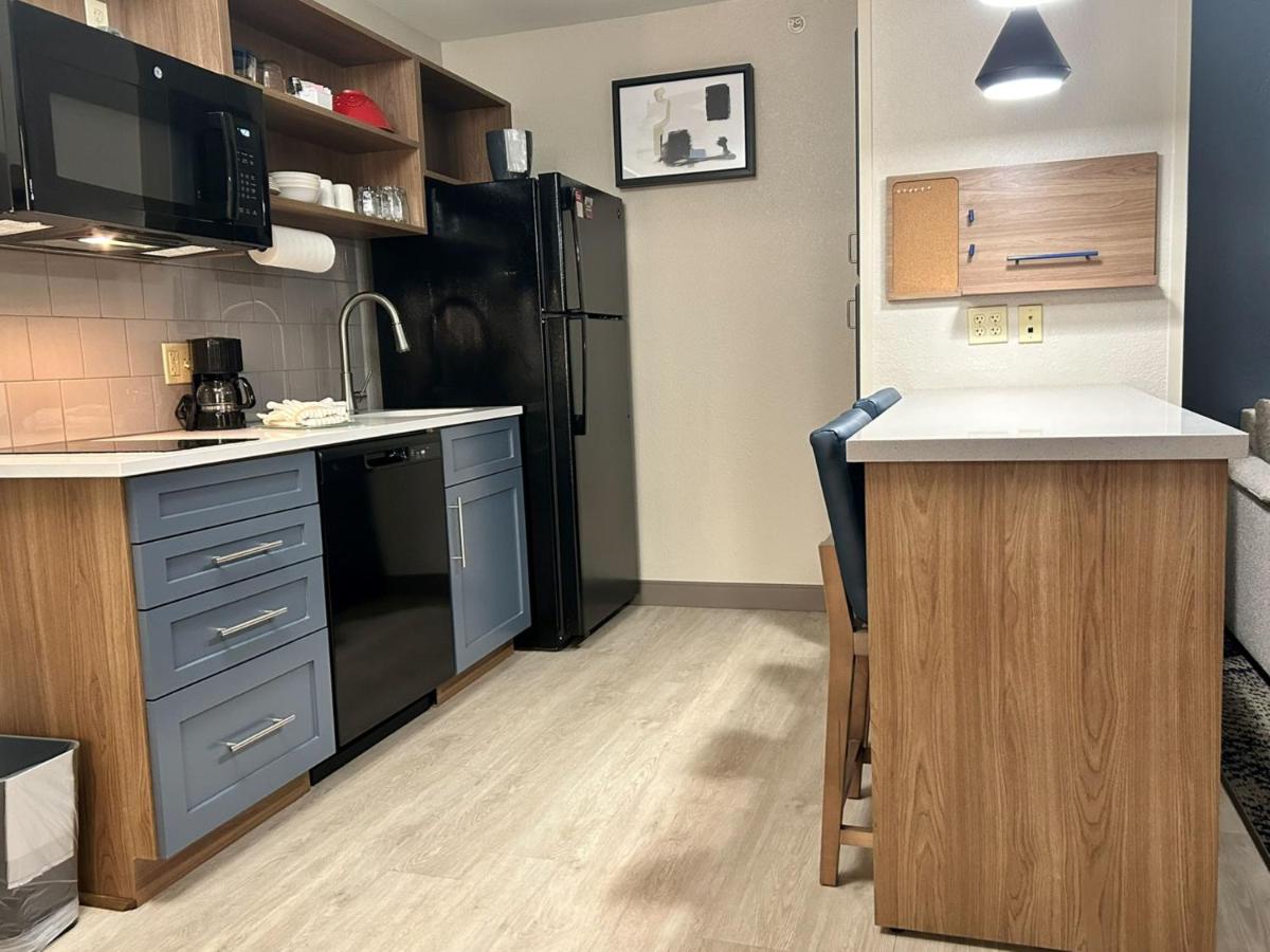 Candlewood Suites Fayetteville - image 7
