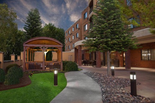 Courtyard by Marriott Fayetteville - image 15
