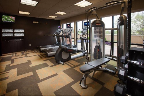Courtyard by Marriott Fayetteville - image 2