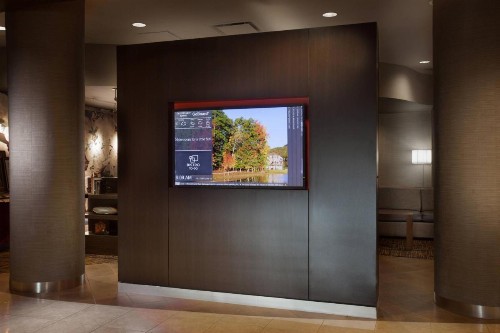 Courtyard by Marriott Fayetteville - image 7