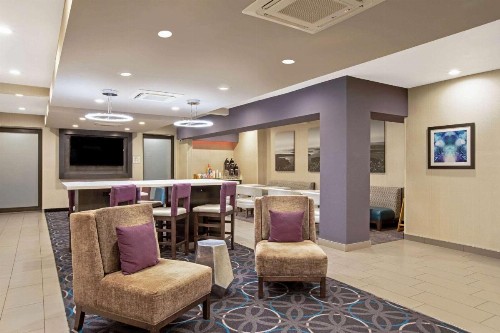 La Quinta by Wyndham Fayetteville - image 1